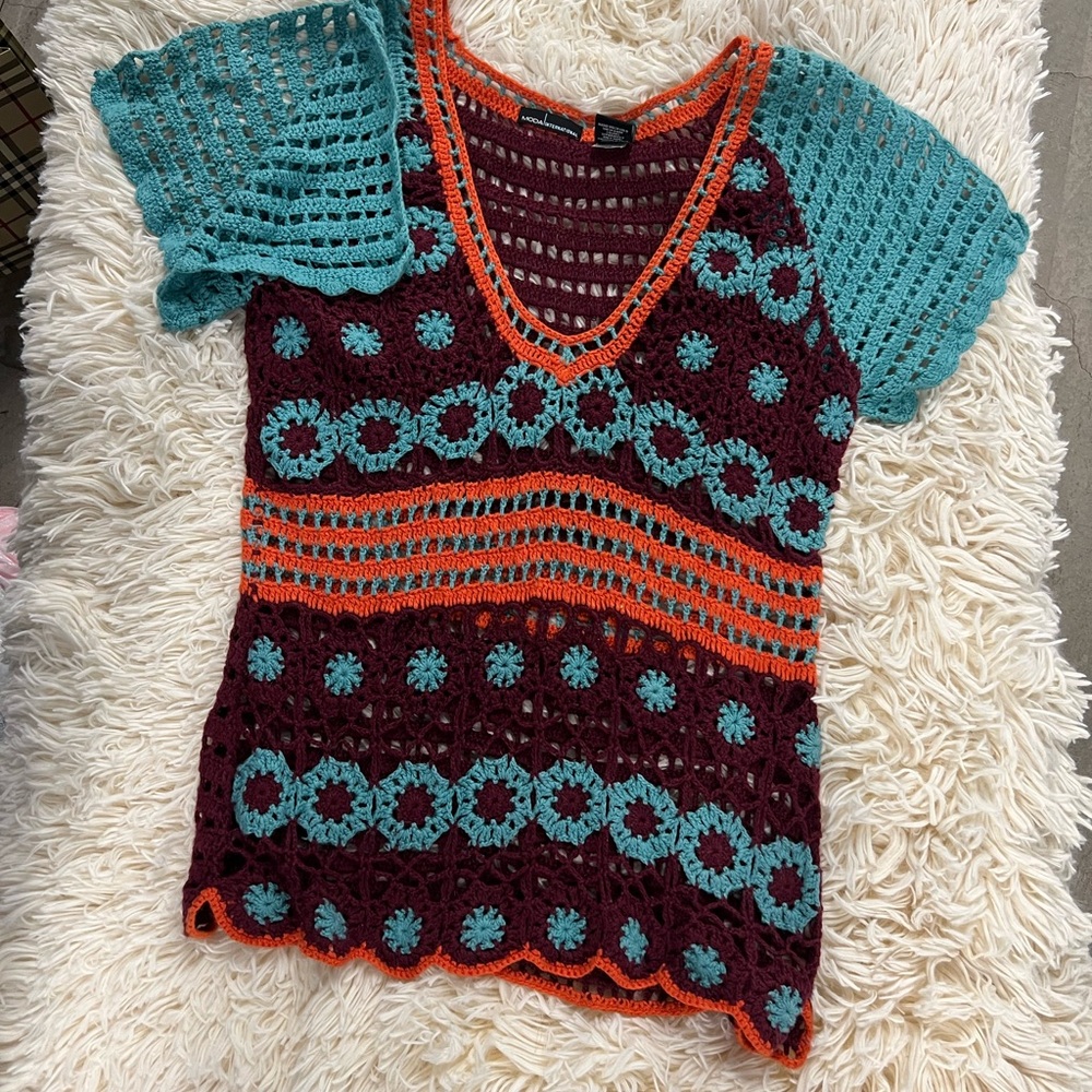MODA INTERNATIONAL cute multicolor crochet blouse